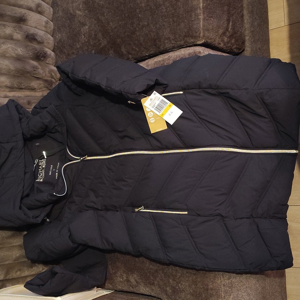 Michael Kors Black Puffer Coat with Gold Accents, Hip Length New With Tags - Picture 5 of 11